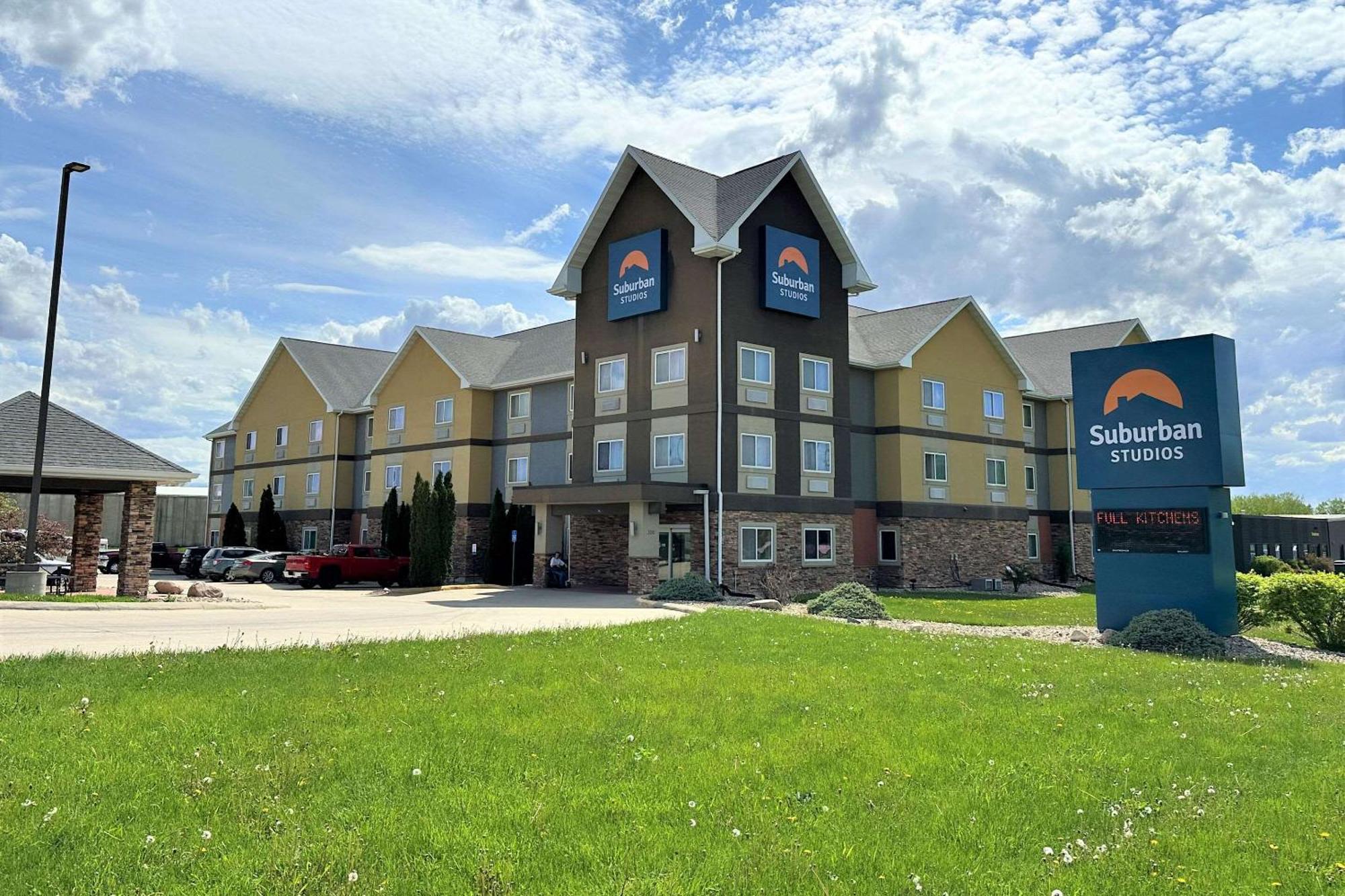 Suburban Studios Cedar Falls Extérieur photo