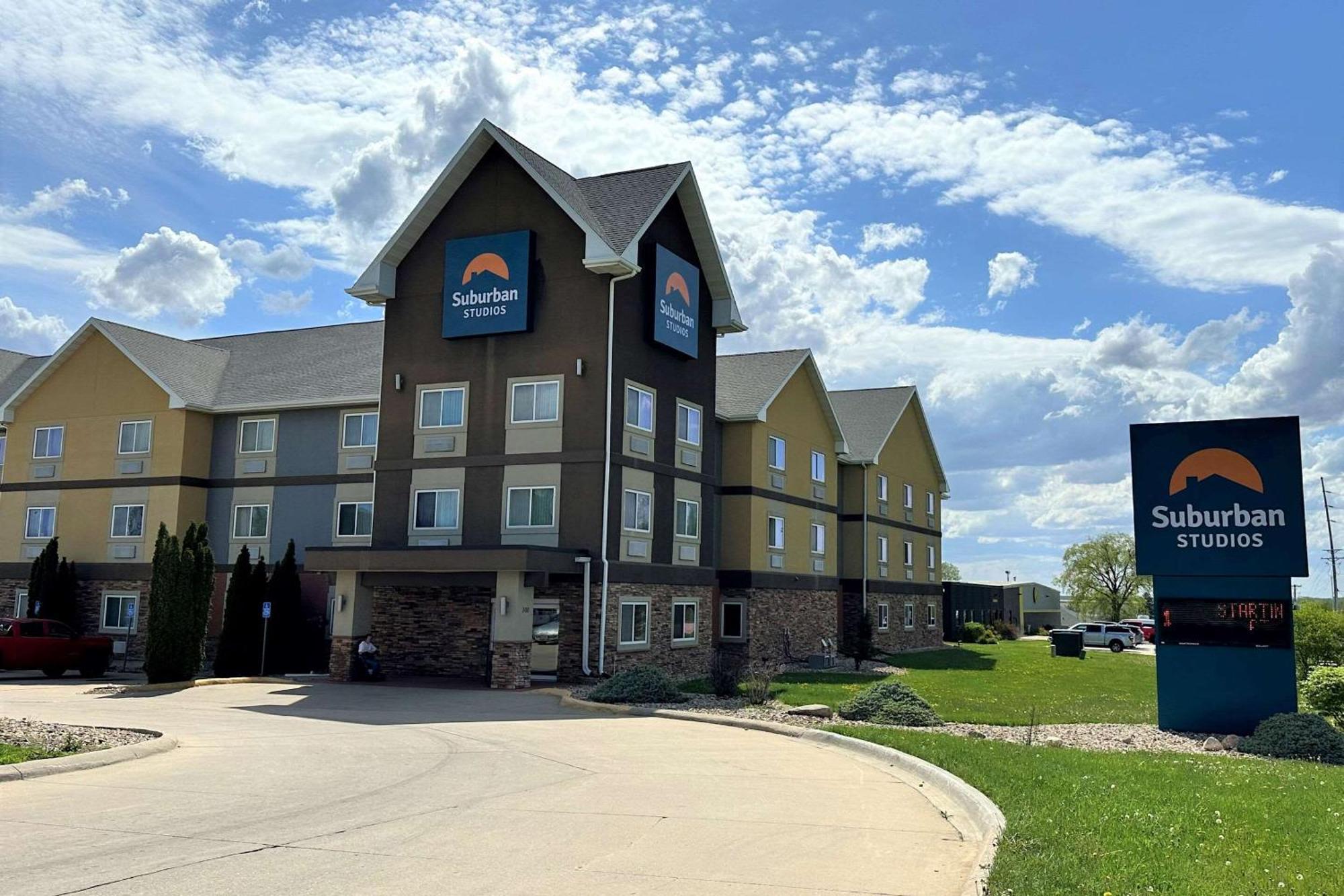 Suburban Studios Cedar Falls Extérieur photo