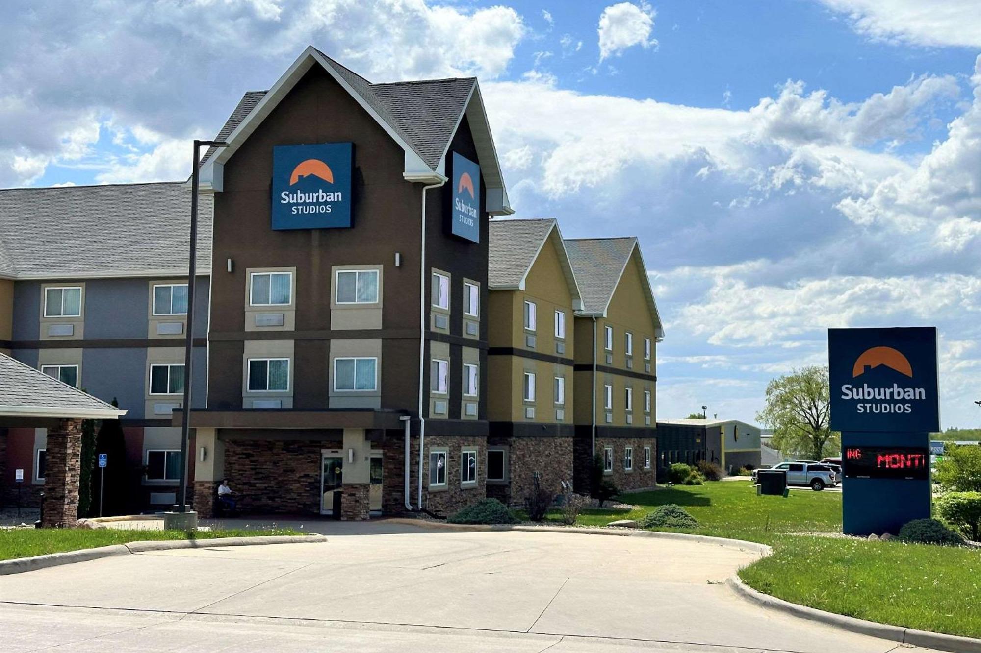 Suburban Studios Cedar Falls Extérieur photo