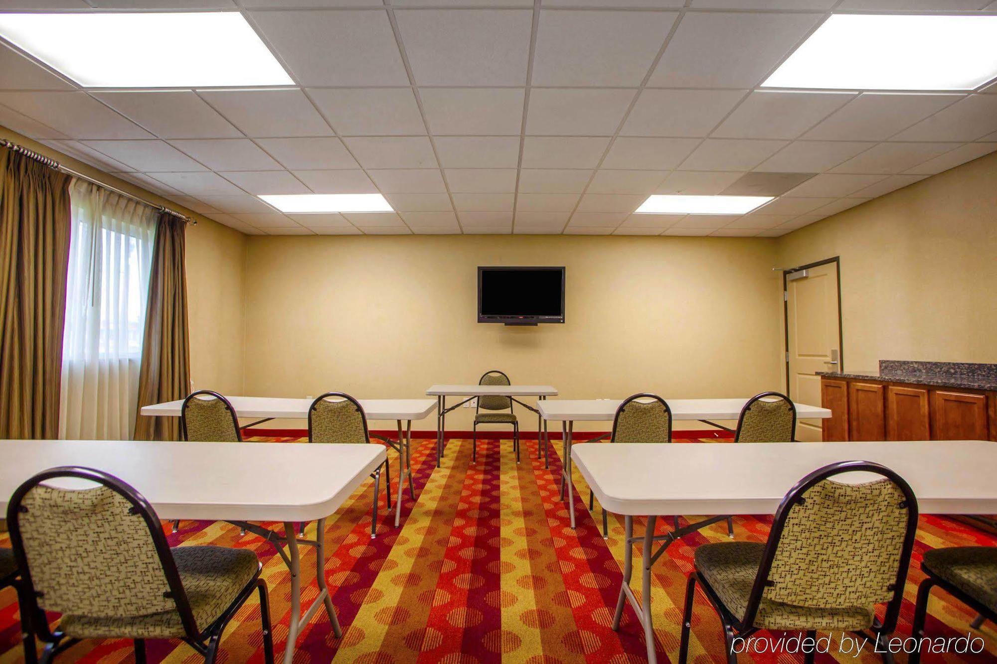 Suburban Studios Cedar Falls Extérieur photo