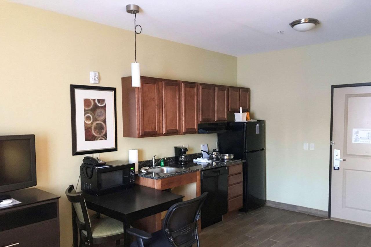 Suburban Studios Cedar Falls Extérieur photo