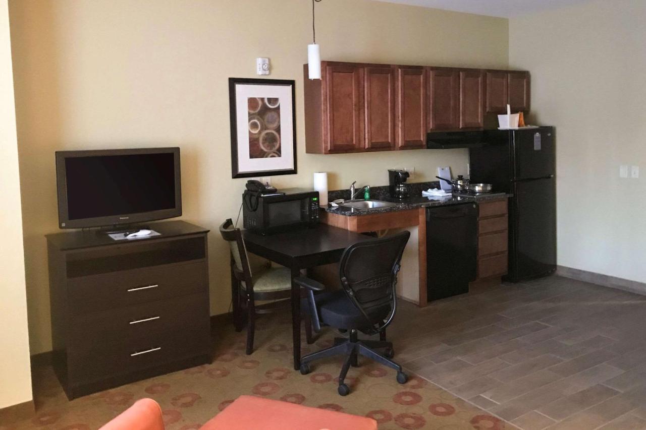 Suburban Studios Cedar Falls Extérieur photo