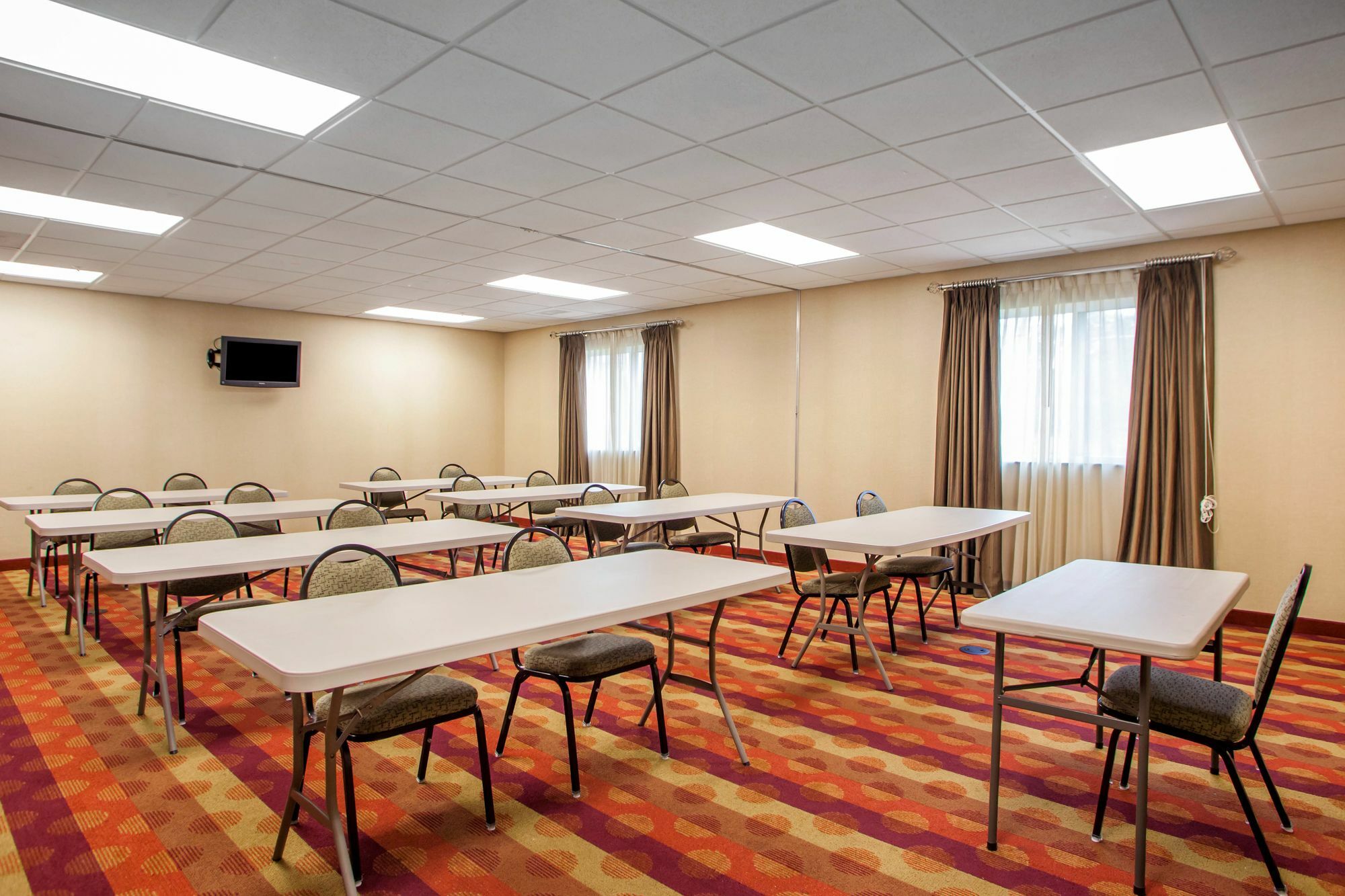 Suburban Studios Cedar Falls Extérieur photo