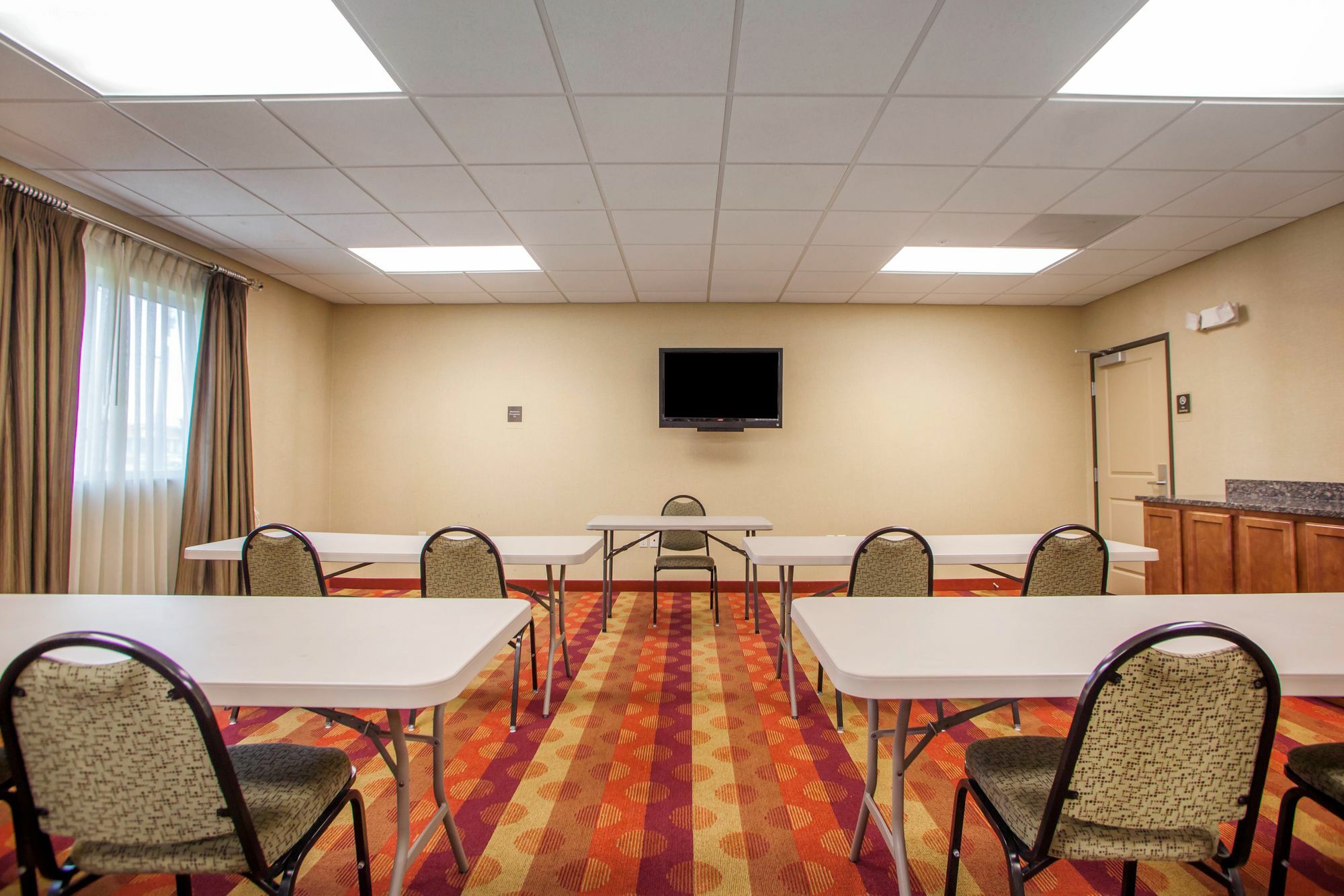 Suburban Studios Cedar Falls Extérieur photo