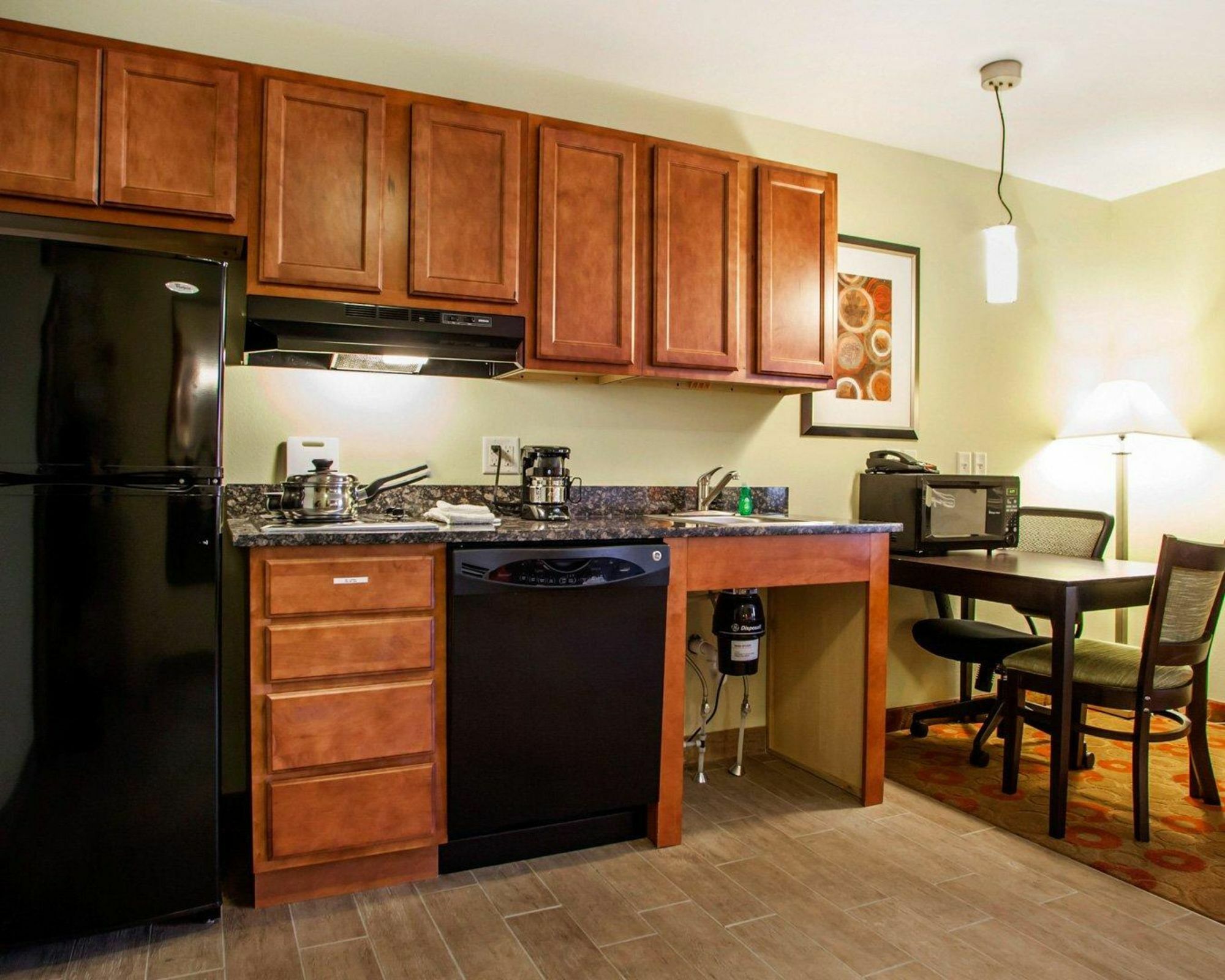 Suburban Studios Cedar Falls Extérieur photo