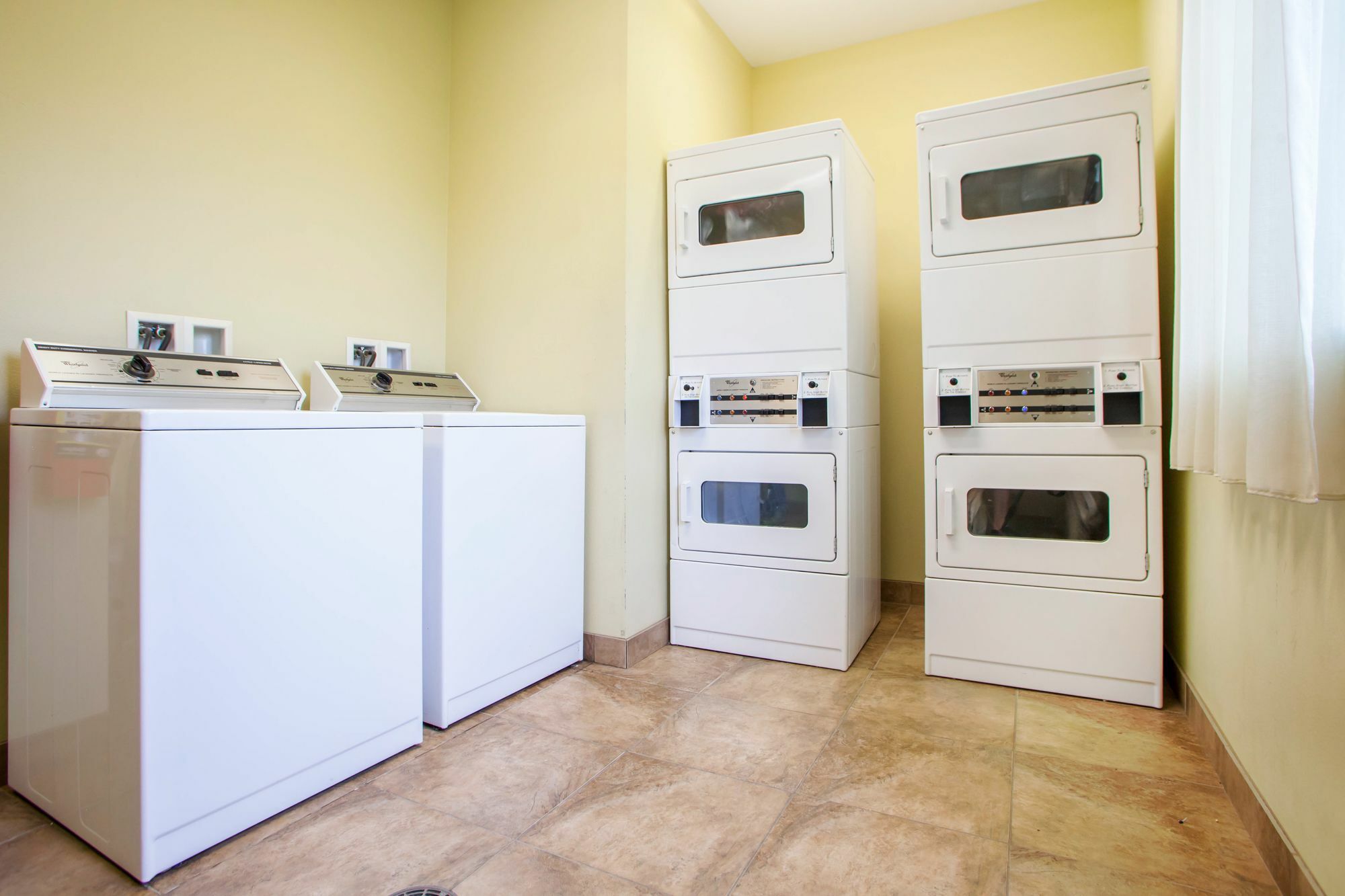 Suburban Studios Cedar Falls Extérieur photo