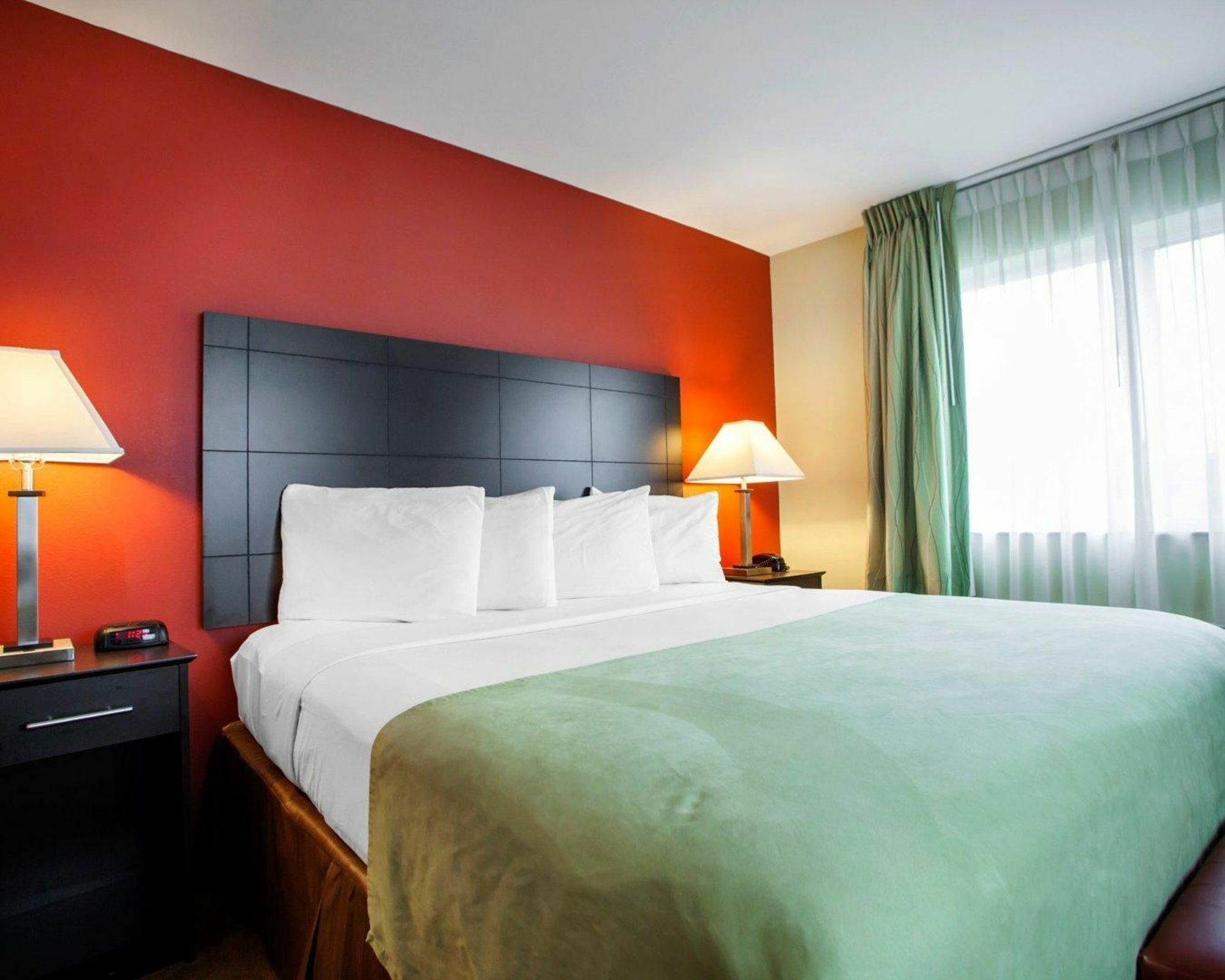Suburban Studios Cedar Falls Extérieur photo
